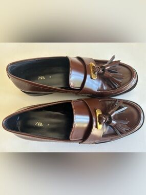 Zara Loafers - Women’s Brown, Flat, Loafers w/Tassels. Size 38 EU - Size 7.5 US